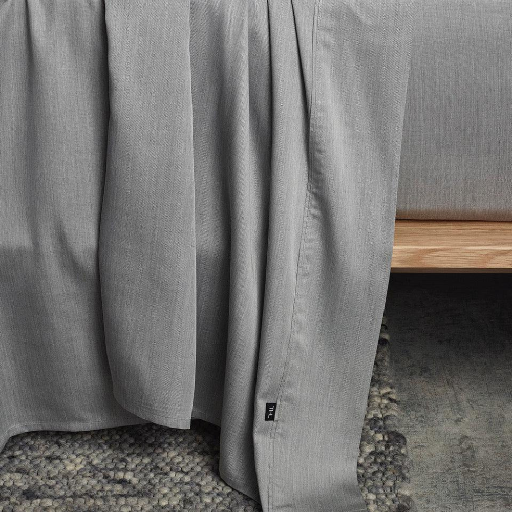 The Honest Label Graphite Cooling & Antimicrobial Sheet Set in Silver with grey tones sheet set product view THL product image 2