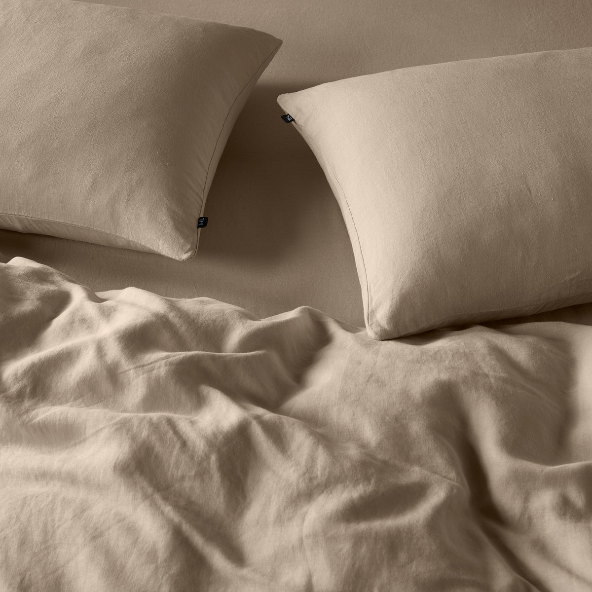 The Honest Label Pure Linen Quilt Cover Set Incl Pillowcases in Warm Taupe with beige tones pillowcase product view THL product image 2